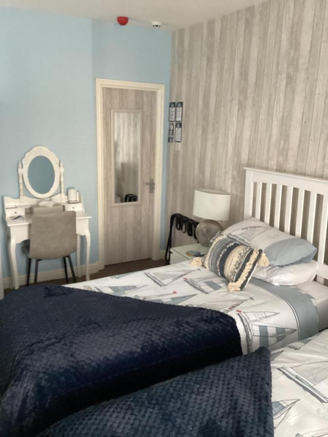 By The Seaside Bed and Breakfast Μπλάκπουλ Εξωτερικό φωτογραφία