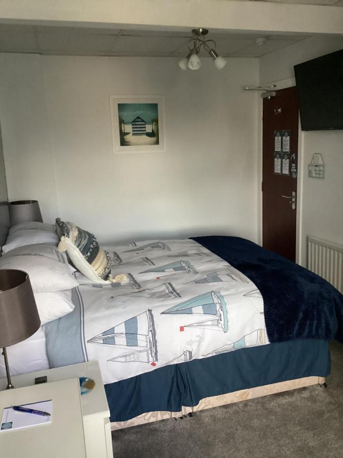 By The Seaside Bed and Breakfast Μπλάκπουλ Εξωτερικό φωτογραφία