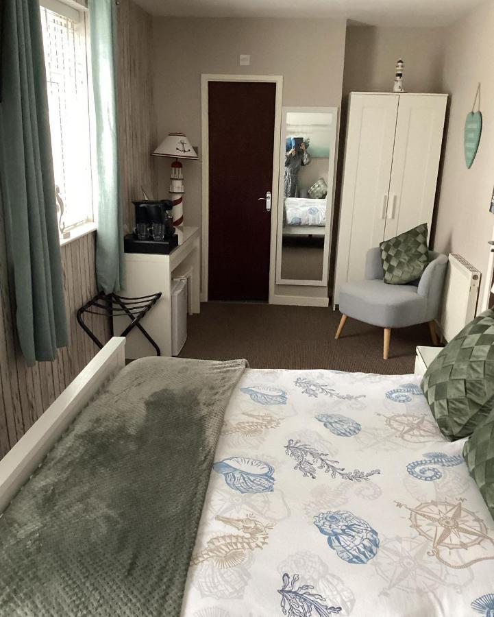 By The Seaside Bed and Breakfast Μπλάκπουλ Εξωτερικό φωτογραφία