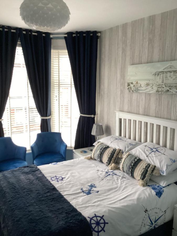 By The Seaside Bed and Breakfast Μπλάκπουλ Εξωτερικό φωτογραφία