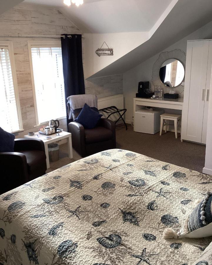 By The Seaside Bed and Breakfast Μπλάκπουλ Εξωτερικό φωτογραφία