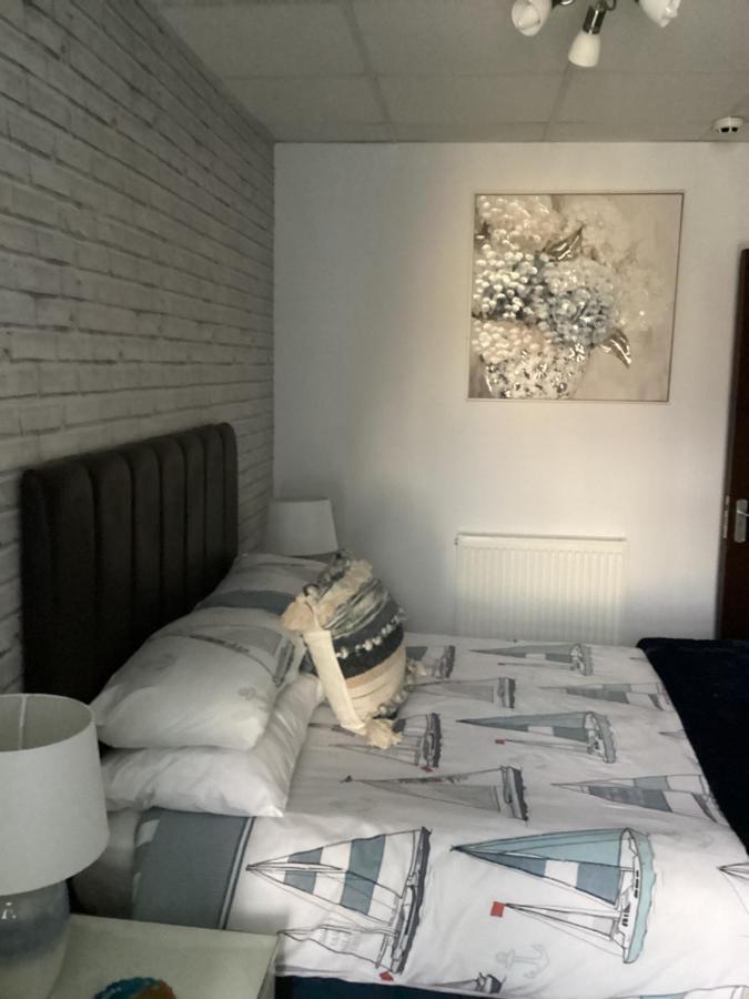 By The Seaside Bed and Breakfast Μπλάκπουλ Εξωτερικό φωτογραφία