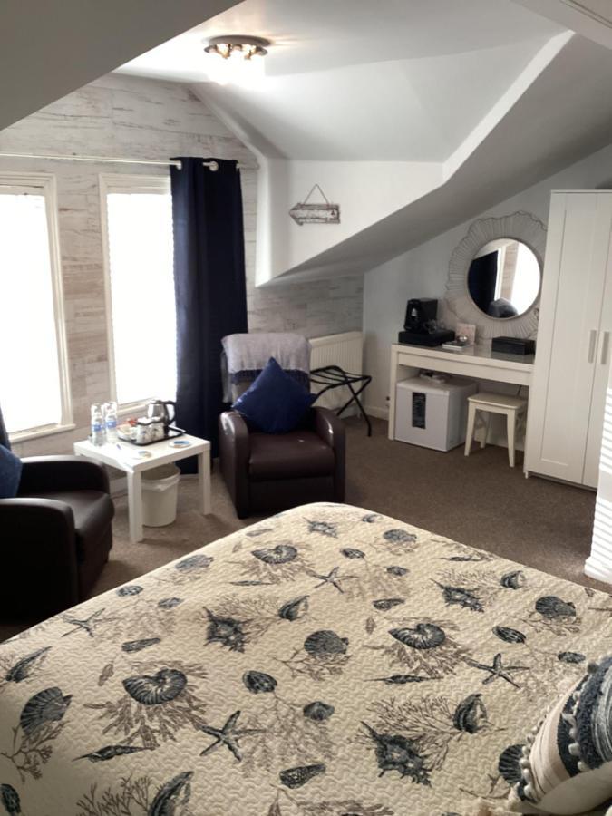 By The Seaside Bed and Breakfast Μπλάκπουλ Εξωτερικό φωτογραφία
